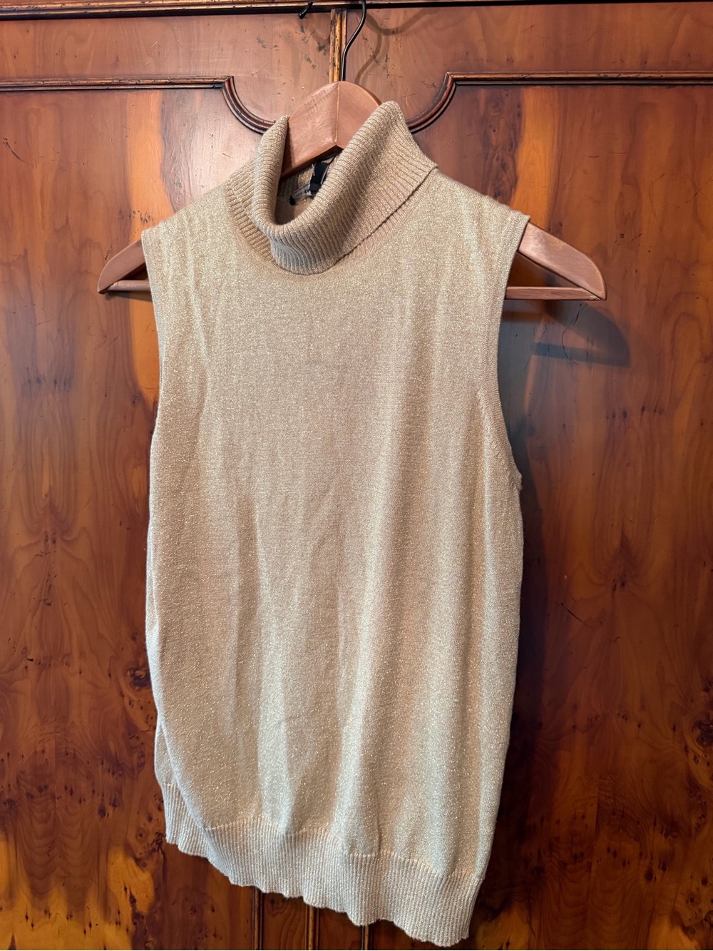Cable & Gauge Sleeveless Turtleneck in Light Gold Sz PL NWT